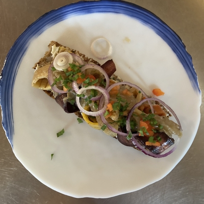 Tartine légumes et poisson cru mariné image
