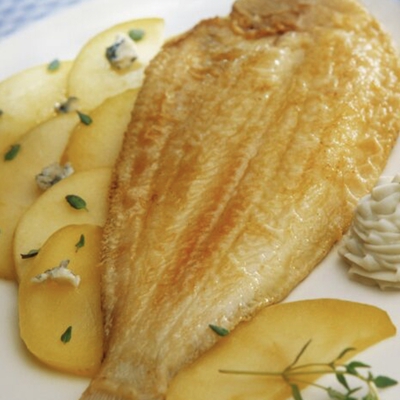 Sole façon meunière, purée maison image