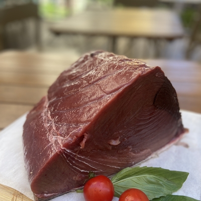 Thon rouge grillé au feu de bois image