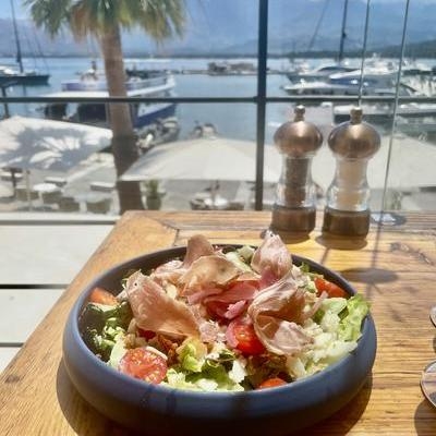 Entrée 1 : Petite salade Corse image