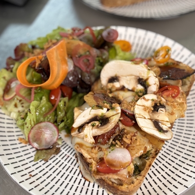 Bruschetta nustrale, salade image