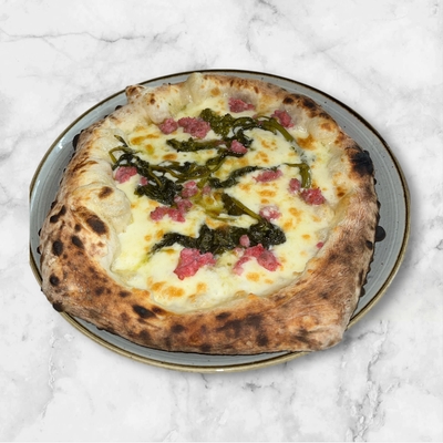 Salsiccia e Friarelli: Crema di friarielli, salsiccia di maiale e provola di bufala image