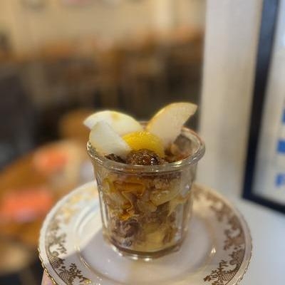 Crumble pommes raisins aux amandes image