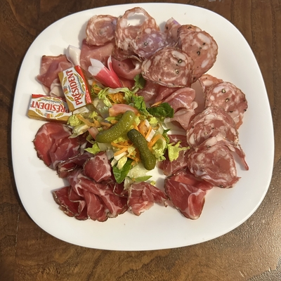 Assiette de charcuterie image