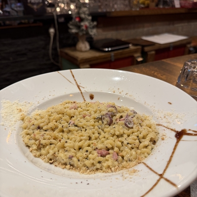 Coquillettes de mon enfance, crème de brisure de truffe et jambon braisé image