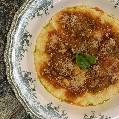 Polpette & polenta image