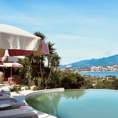 Notre piscine vue mer image