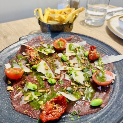 Carpaccio de Boeuf, frites image