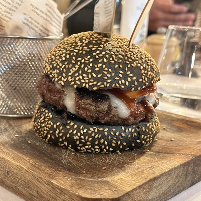 Burger de pain noir image