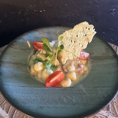 Gnocchi frais ou pâtes fraîches ,sauce crémeuse à la pancetta image