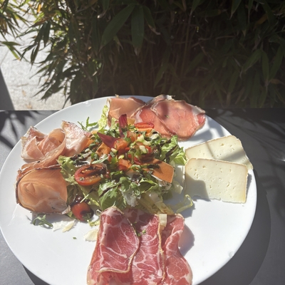 Assiette charcuterie fromage image
