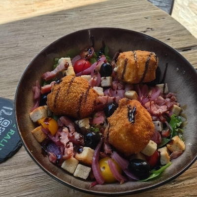 Salade de chèvre chaud pané image