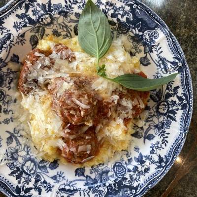 Polpetti & polenta image