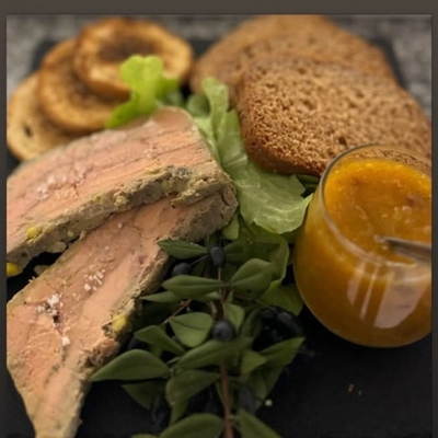 Assiette de foie gras maison image