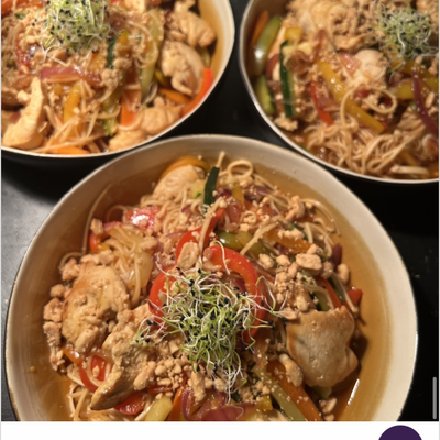Wok de poulet aux légumes image