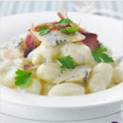 Gnocchis à la tomme  corse,chips de pancetta image