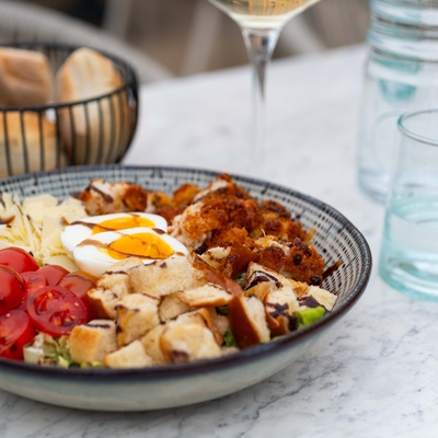 Salade césar, œuf mollet image