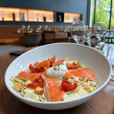 Salade Caesar au saumon fumé image