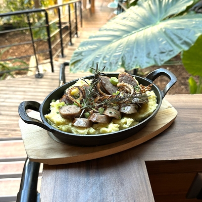 Saucisse de Toulouse, purée de pommes de terre image