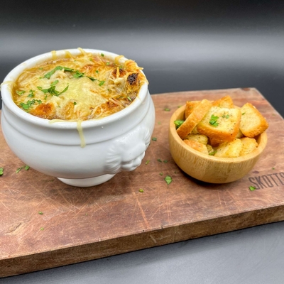 Soupe à l'oignon gratinée image