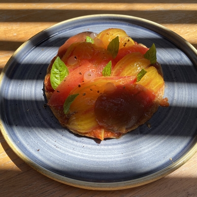 TARTE FINE TOMATES A LA VERVEINE image