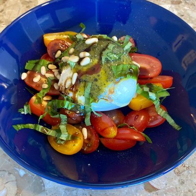 Salade de tomate mozzarella bufala & pesto Genovèse image