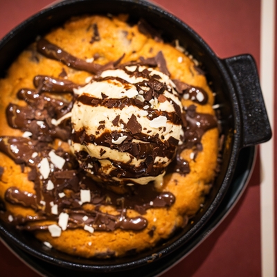 Warm chocolate cookie & glace vanille à partager image