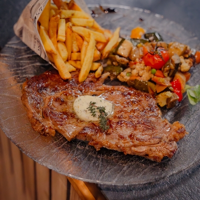 L’entrecôte simmental grillée image