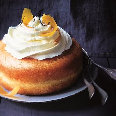 Baba au Rhum arrangé, chantilly image