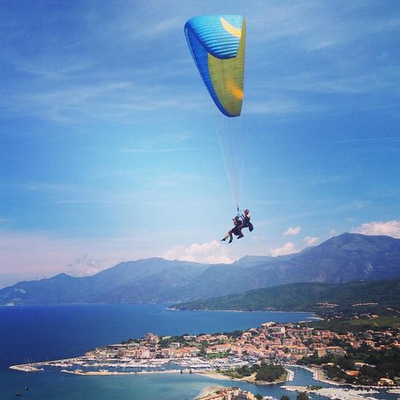 DANS LES AIRS image
