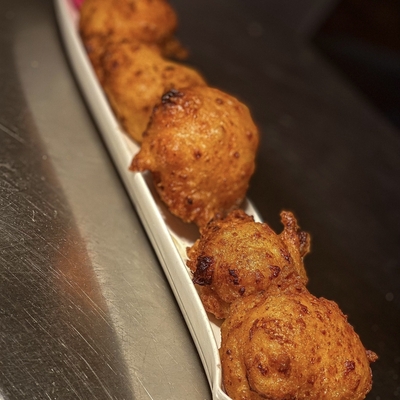 Beignet de Fromage ou Tarte aux herbes et concassée de tomates fraîches image