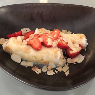 Brousse du Rove, fraises, miel, amandes image