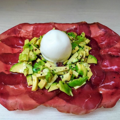 Salade de burrata et bresaola image