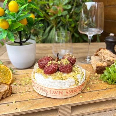 Camembert rôti au four image