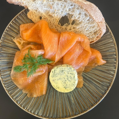 Gravlax de saumon maison, beurre à l'aneth image