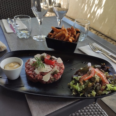 Tartare de bœuf au couteau image