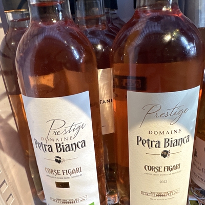 Verre de vin rose Petra Bianca cuvée prestige image