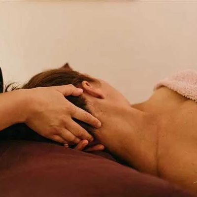 Massage du dos, nuque et cuir chevelu « Détente ciblée » image