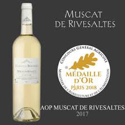 Verre de muscat pétillant. image