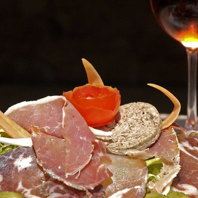 Assiette de charcuterie image