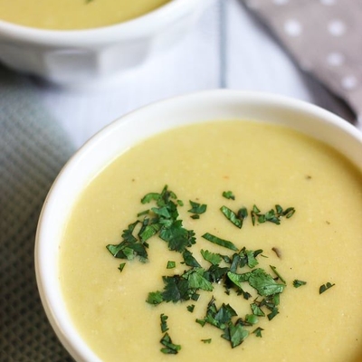 Velouté de légumes ou petite soupe en bouillon image