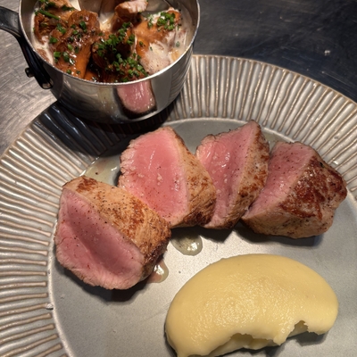Le Quasi de Veau et Girolles, Sauce au vin d’arbois image