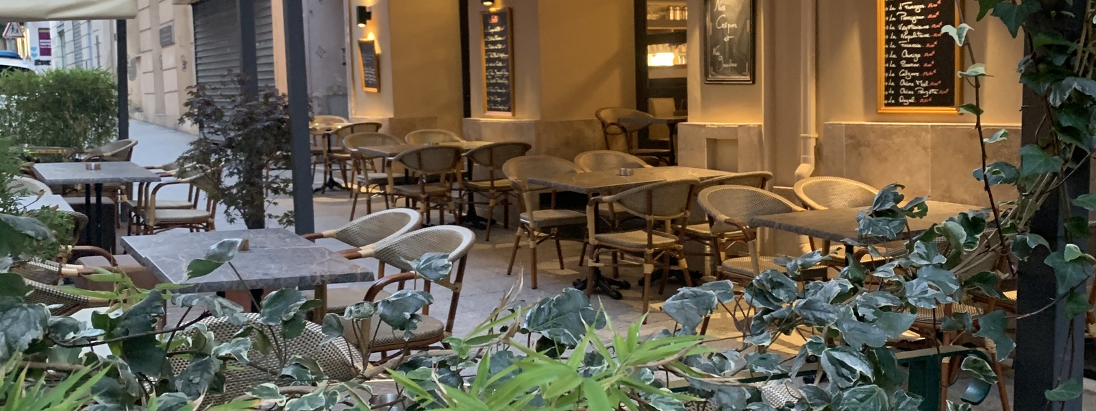 Met Café image header