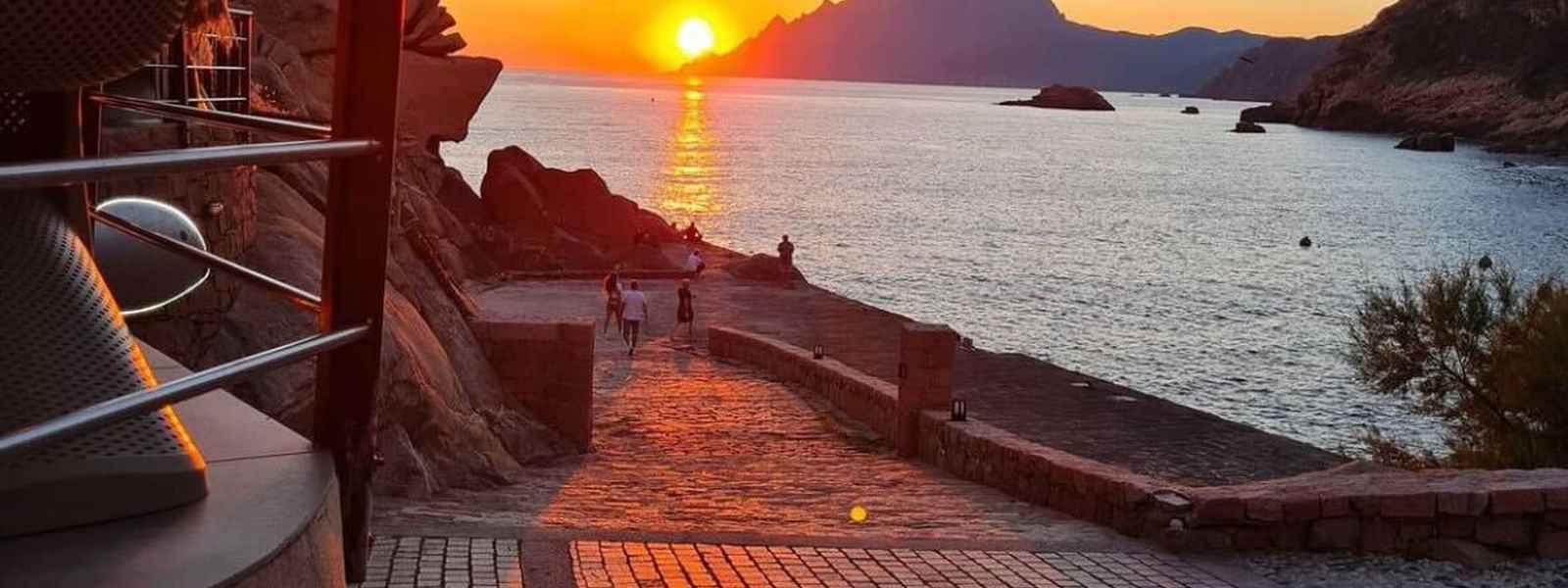 Le Soleil Couchant image header