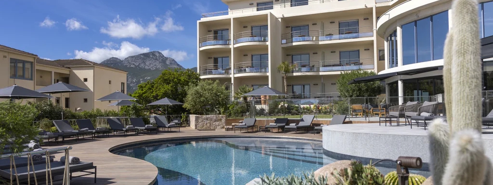 L'Acquale  ★ ★ ★ ★ image header