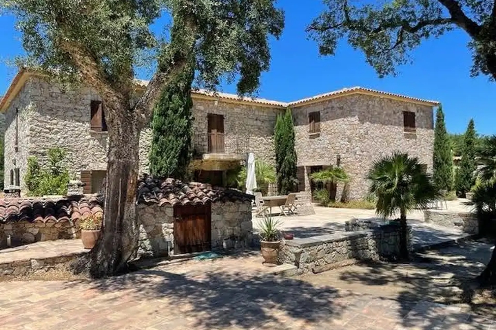 Domaine du Reginu image header